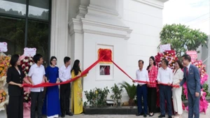 Lễ đón nhận khách sạn đạt tiêu chuẩn 5 sao. 