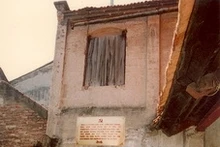 Ngôi nhà trong làng Bát Tràng, nơi in bài hát Tiến quân ca.