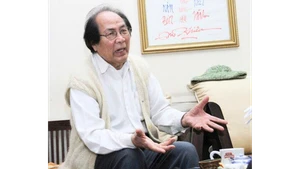 Giáo sư - nhà nghiên cứu, nghệ sĩ Hoàng Chương.