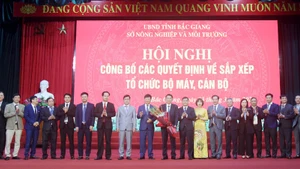 Ra mắt Ban Chấp hành Đảng bộ Sở Nông nghiệp và Môi trường tỉnh Bắc Giang sau sáp nhập. Ảnh Mai Toan.