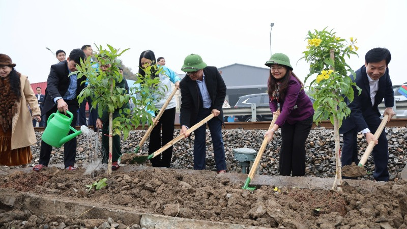 Phát động Tết trồng cây và triển khai phong trào “Đường tàu-Đường hoa” Xuân Ất Tỵ 2025 