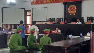 Quang cảnh phiên tòa.