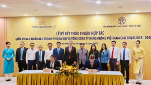 UBND thành phố Hà Nội và Vietnam Airlines sẽ tiếp tục đồng hành tổ chức nhiều hoạt động nhằm phát triển du lịch, thương mại, đầu tư.